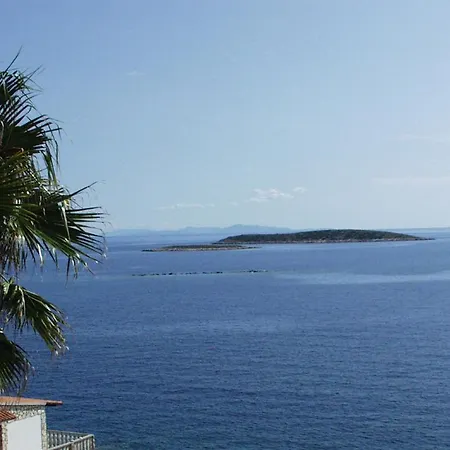 Apartment Apartments By The Sea Milna, Vis - 1146 Vis