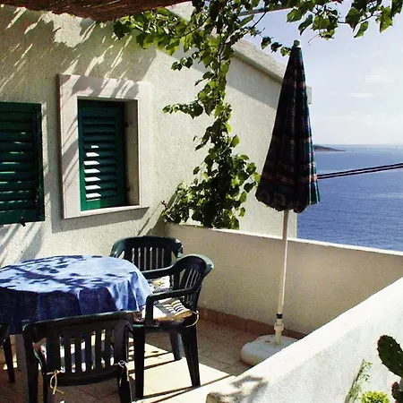 Apartment Apartments By The Sea Milna, Vis - 1146 *
