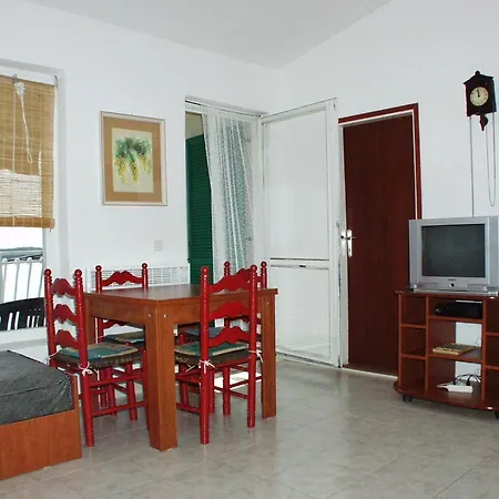 Apartment Apartments By The Sea Milna, Vis - 1146